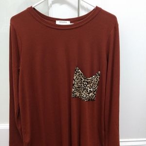 Long sleeve tee with cheetah pocket